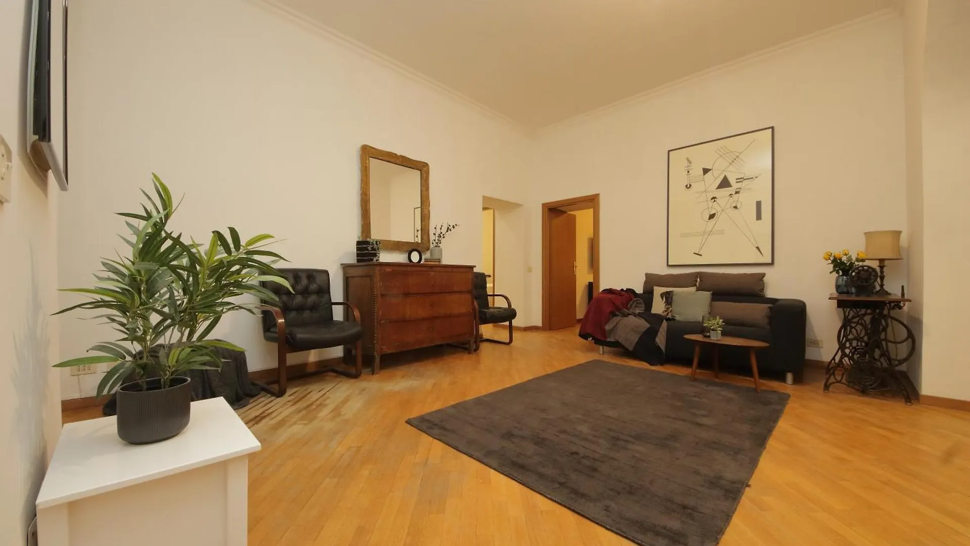 Giant Borghese Apartment Rome