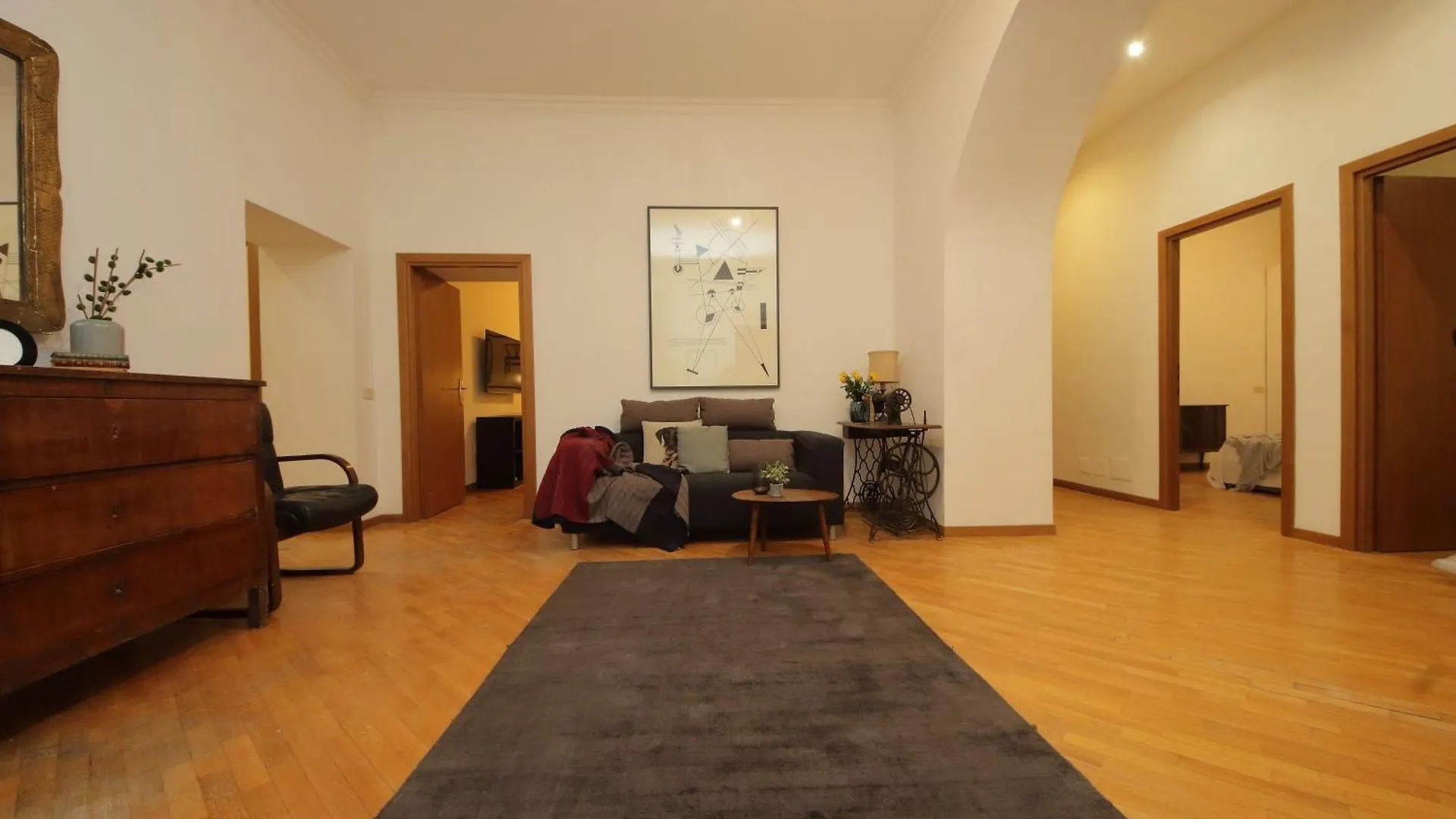 Giant Borghese Apartment Rome
