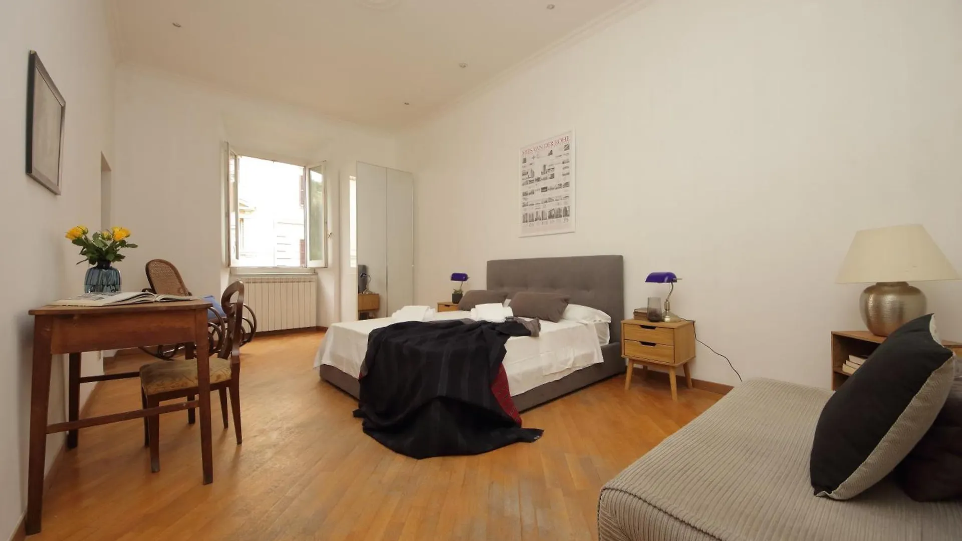 Giant Borghese Apartment Rome